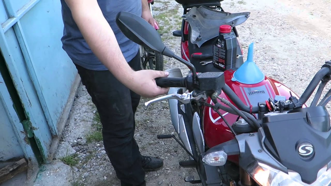 Как заменить масло в мотоцикле