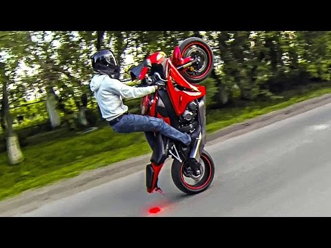 Honda CBR1000RR - Best Moments Wheelies