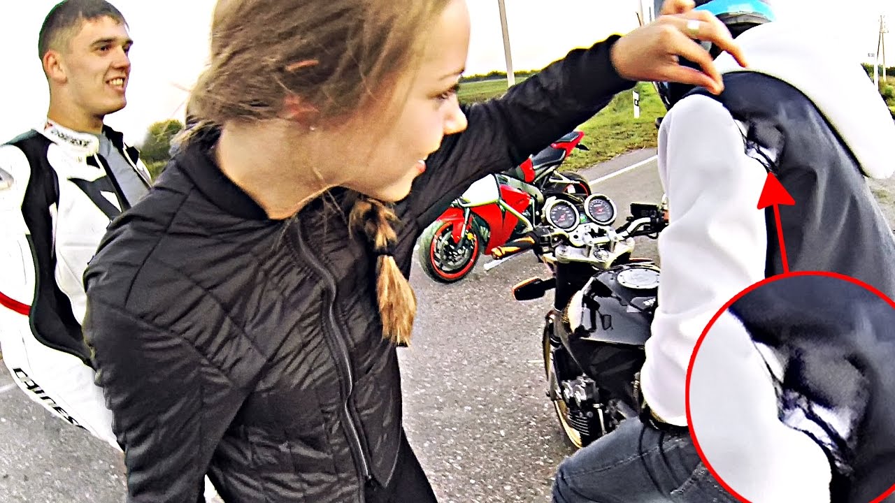 Катаем на мотоциклах так - что одежда рвется в клочья :D