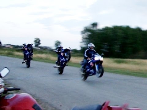 Yamaha YZF R1 Practice wheelie - Практика езды на заднем колесе