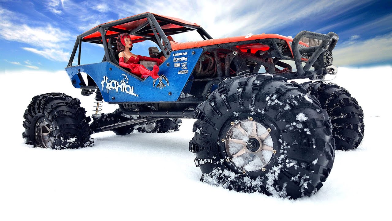 RC OFF Road 4x4 Trucks - Nice Snow Trophy - Axial Wraith VS G-Made R1