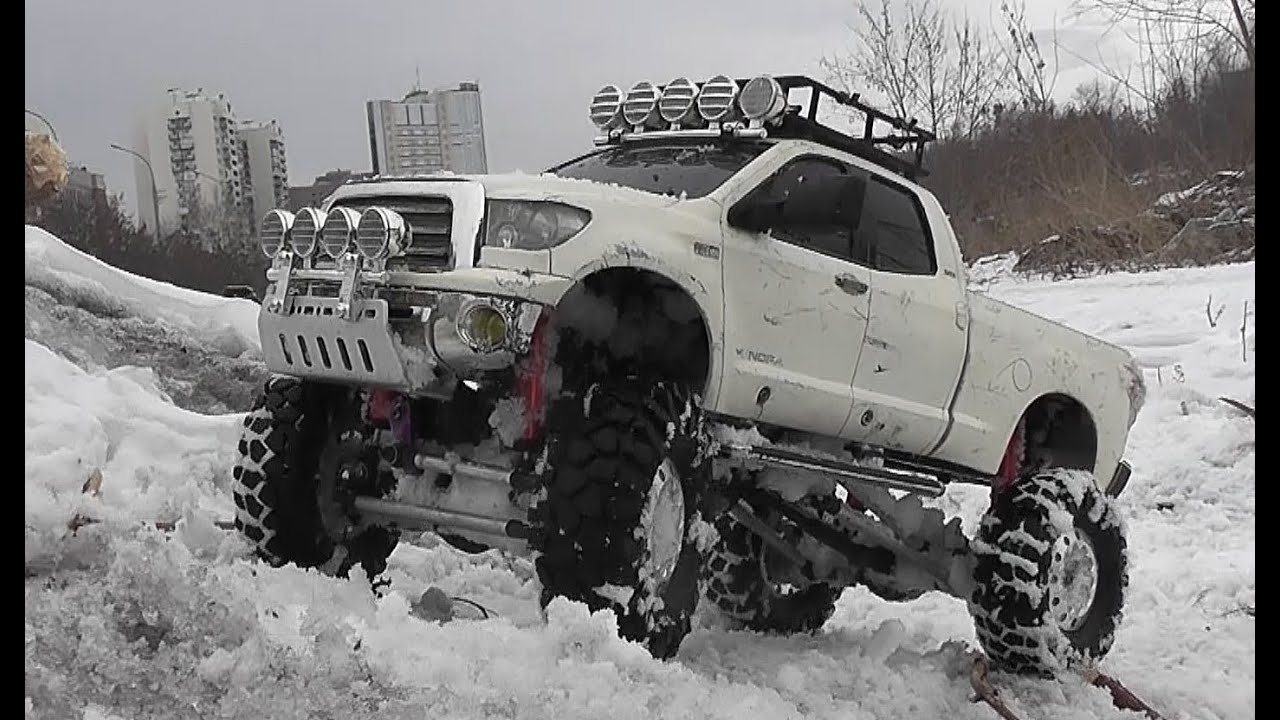 RC OFF Road Trucks - Snow & Mudding - Toyota Tundra High Lift, Axial Wraith, Hummer, HPI