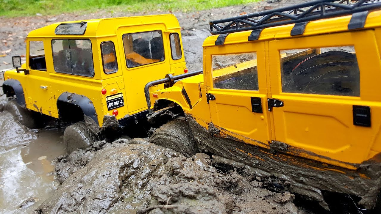 RC Cars Rescue in the MUD — Hummer H1 and Land Rover Defender 90 — RC Extreme Pictures