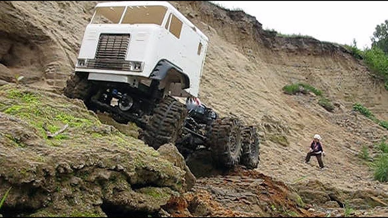 RC Trial - The Beast - RC4WD - Globe Liner - Crawl