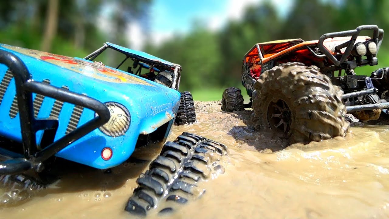 Speed Run in MUD More Splashes — Axial Wraith VS WLtoys 10428 — Wilimovich