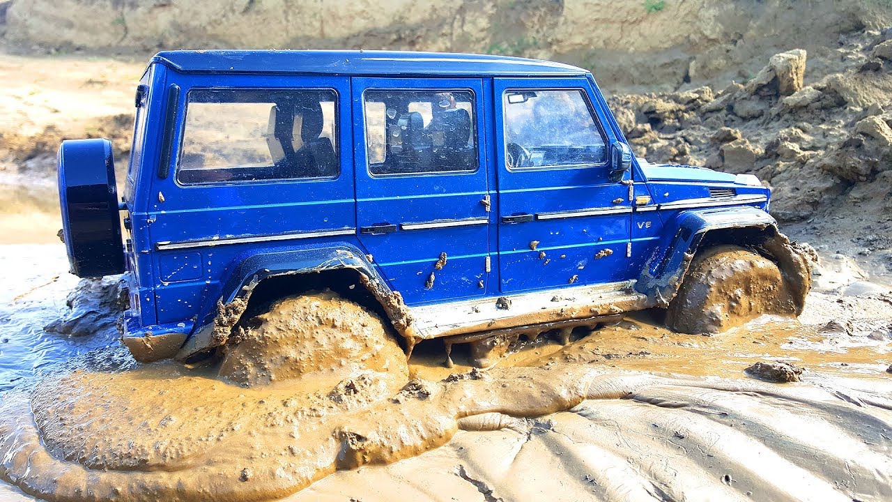 GOING WHERE THE TANKS GET STUCK IN THE MUD — RC CAR MERCEDES BENZ G500 4X4² GALENVAGEN MST CFX–W